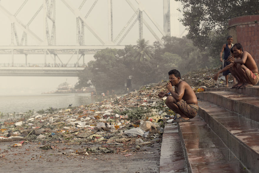 I Photographed People Bathing In The Ganges I Photographed People Bathing In The Ganges