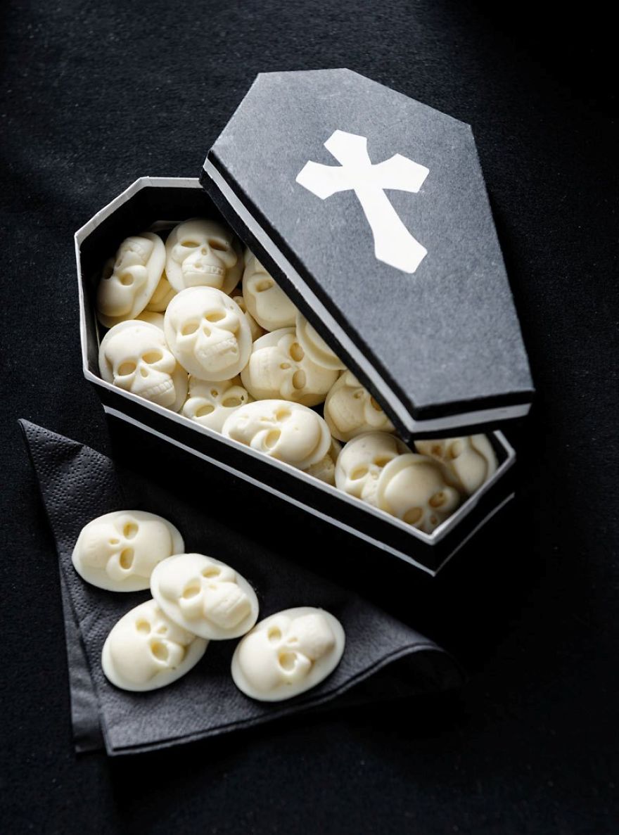 I Threw A Black And White Party! I Threw A Black And White Party!