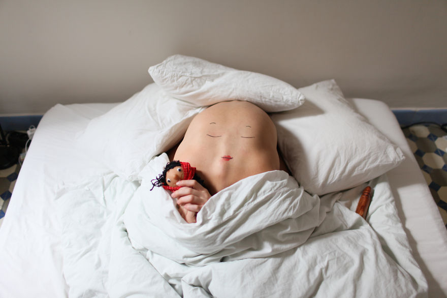 I Turn People Into Creatures From Another World By Drawing Faces On Their Backs