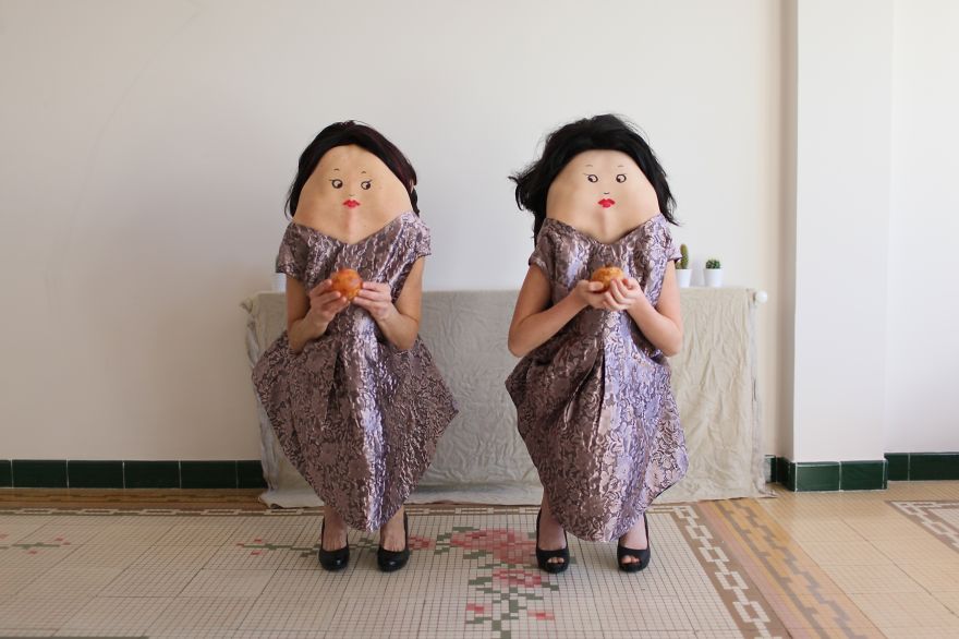 I Turn People Into Creatures From Another World By Drawing Faces On Their Backs