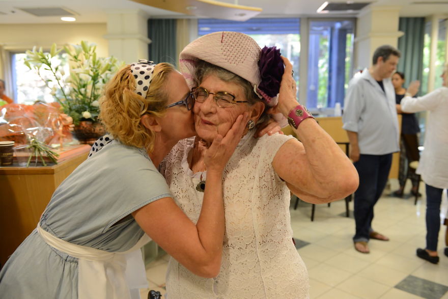 These Senior Citizens Never Imagined This Is What Would Happen When They Signed Up These Senior Citizens Never Imagined This Is What Would Happen When They Signed Up