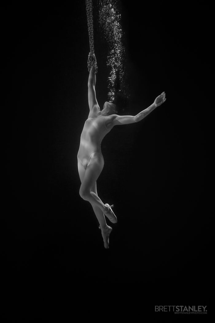 These Underwater Photos Of Circus Performers Will Blow Your Mind These Underwater Photos Of Circus Performers Will Blow Your Mind