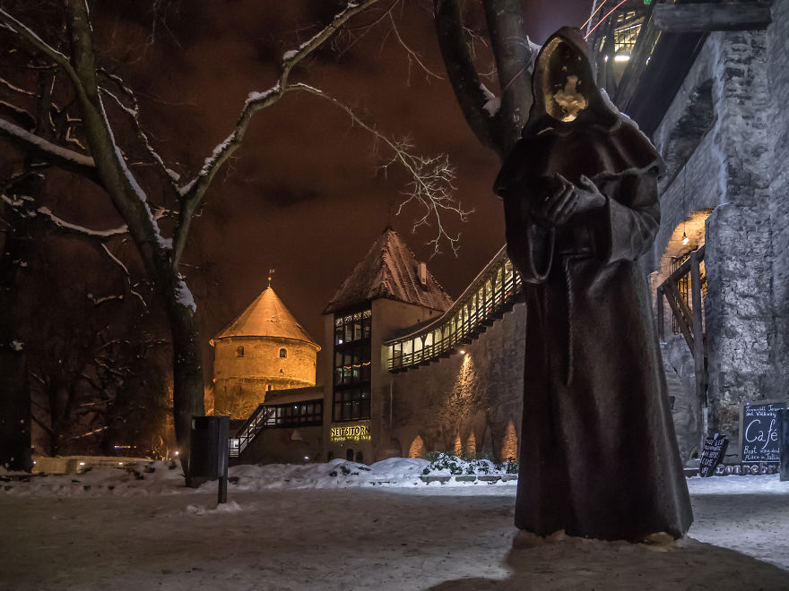 Travelling Back In Time: 15 Pictures Of Medieval Tallinn