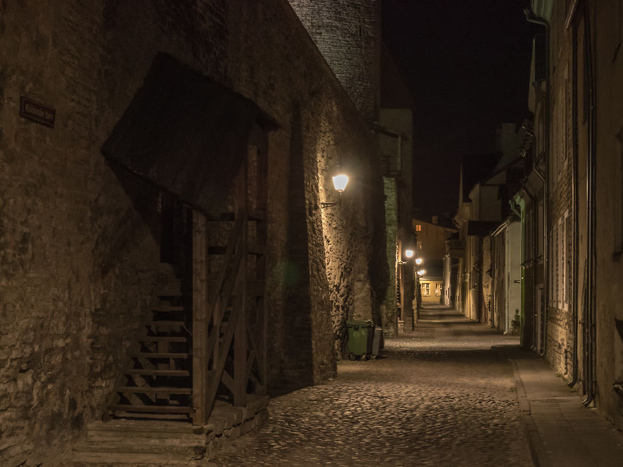 Travelling Back In Time: 15 Pictures Of Medieval Tallinn