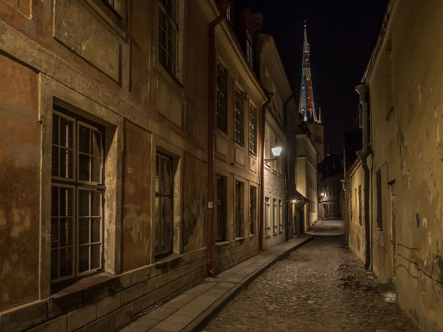 Travelling Back In Time: 15 Pictures Of Medieval Tallinn