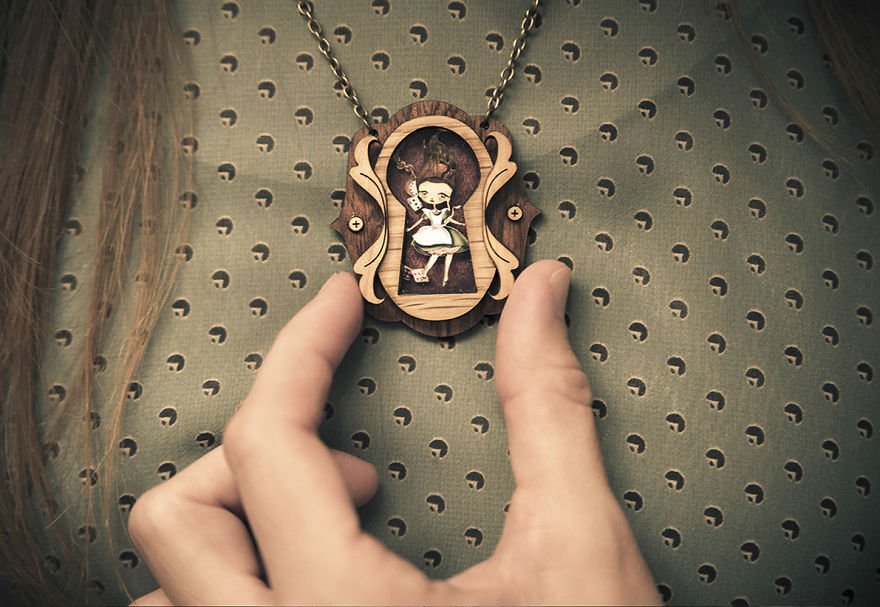 We Create Fairy-Tale Inspired Necklaces With Tiny Scenes Inside We Create Fairy-Tale Inspired Necklaces With Tiny Scenes Inside