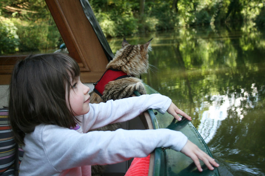 My 6-Year-Old With Autism Creates Stunning Art And Angelina Jolie Just Bought Her Painting! My 6-Year-Old With Autism Creates Stunning Art And Angelina Jolie Just Bought Her Painting!