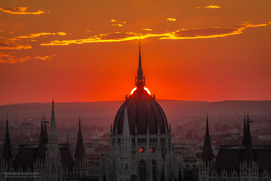 I've Spent 5 Years Hunting For The Perfect Lights To Show The Real Beauty Of Budapest