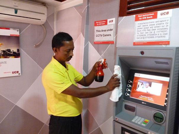 While There Is No One To Withdraw A Cash In Bangladesh