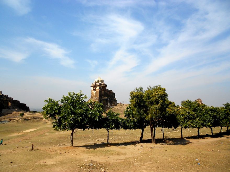 As A Solo Female I Traveled By Hitchhike Through Afganistan And Pakistan As A Solo Female I Traveled By Hitchhike Through Afganistan And Pakistan