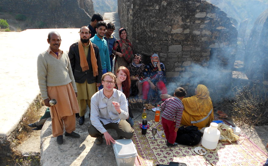 As A Solo Female I Traveled By Hitchhike Through Afganistan And Pakistan As A Solo Female I Traveled By Hitchhike Through Afganistan And Pakistan