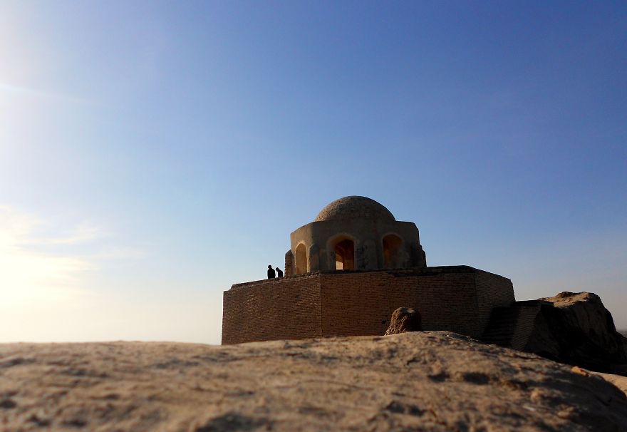 As A Solo Female I Traveled By Hitchhike Through Afganistan And Pakistan As A Solo Female I Traveled By Hitchhike Through Afganistan And Pakistan