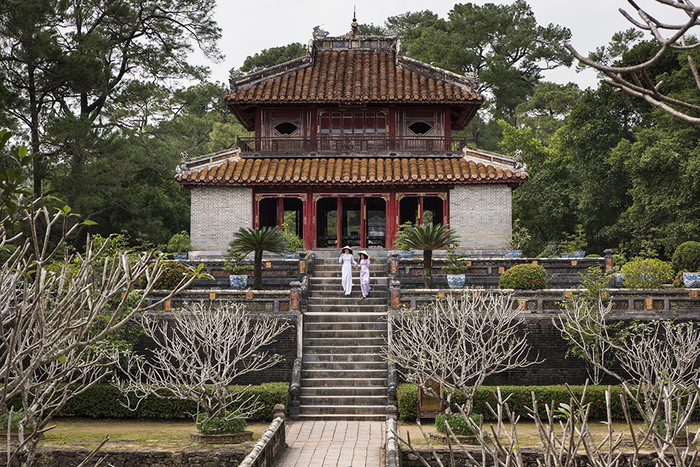 Beautiful Girls Wearing Elegant Ao Dai In Vietnam Beautiful Girls Wearing Elegant Ao Dai In Vietnam