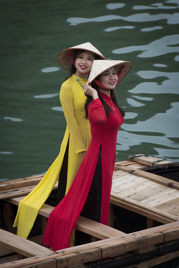 Beautiful Girls Wearing Elegant Ao Dai In Vietnam Beautiful Girls Wearing Elegant Ao Dai In Vietnam