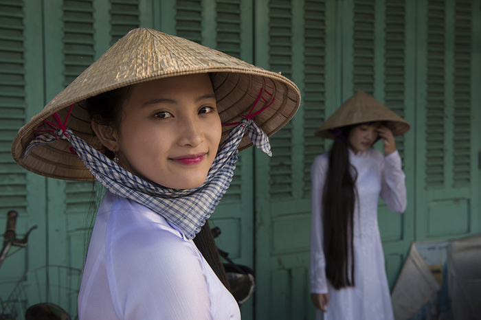 Beautiful Girls Wearing Elegant Ao Dai In Vietnam Beautiful Girls Wearing Elegant Ao Dai In Vietnam