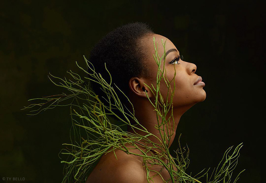 bread-seller-photobomb-modeling-contract-olajumoke-orisaguna-3