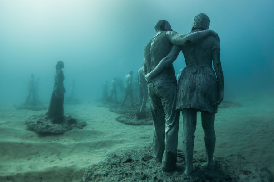 Breathtaking Underwater Museum Turns Ocean Floor Into Art Gallery And Doubles As Artificial Reef Breathtaking Underwater Museum Turns Ocean Floor Into Art Gallery And Doubles As Artificial Reef