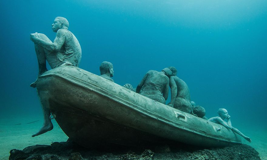 Breathtaking Underwater Museum Turns Ocean Floor Into Art Gallery And Doubles As Artificial Reef Breathtaking Underwater Museum Turns Ocean Floor Into Art Gallery And Doubles As Artificial Reef