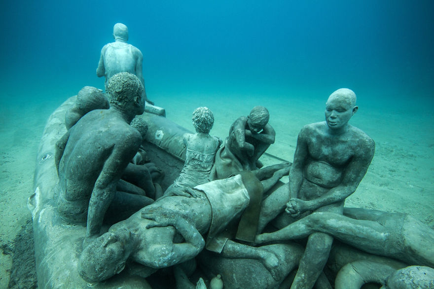 Breathtaking Underwater Museum Turns Ocean Floor Into Art Gallery And Doubles As Artificial Reef Breathtaking Underwater Museum Turns Ocean Floor Into Art Gallery And Doubles As Artificial Reef