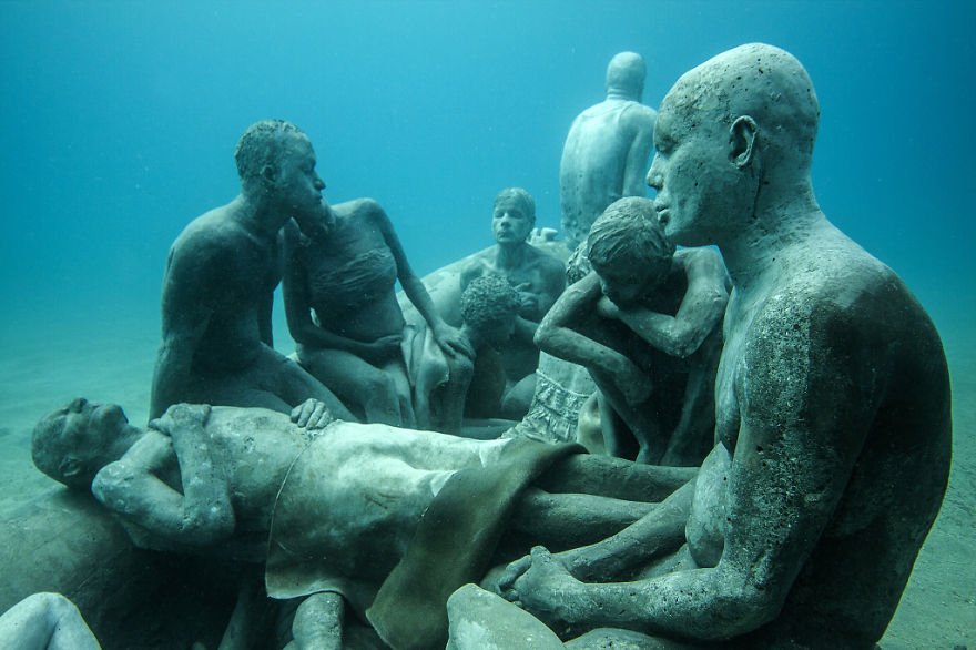 Breathtaking Underwater Museum Turns Ocean Floor Into Art Gallery And Doubles As Artificial Reef Breathtaking Underwater Museum Turns Ocean Floor Into Art Gallery And Doubles As Artificial Reef