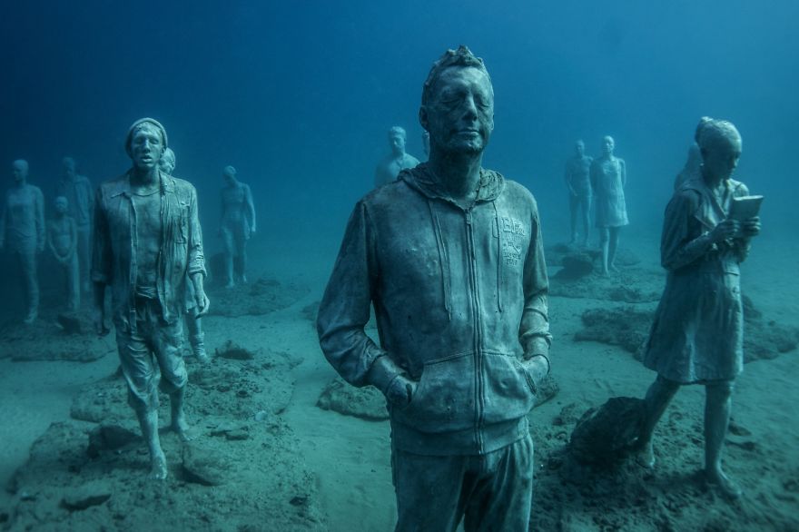 Breathtaking Underwater Museum Turns Ocean Floor Into Art Gallery And Doubles As Artificial Reef Breathtaking Underwater Museum Turns Ocean Floor Into Art Gallery And Doubles As Artificial Reef