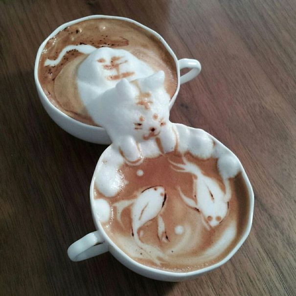 Kitty Chasing Fish Latte Art