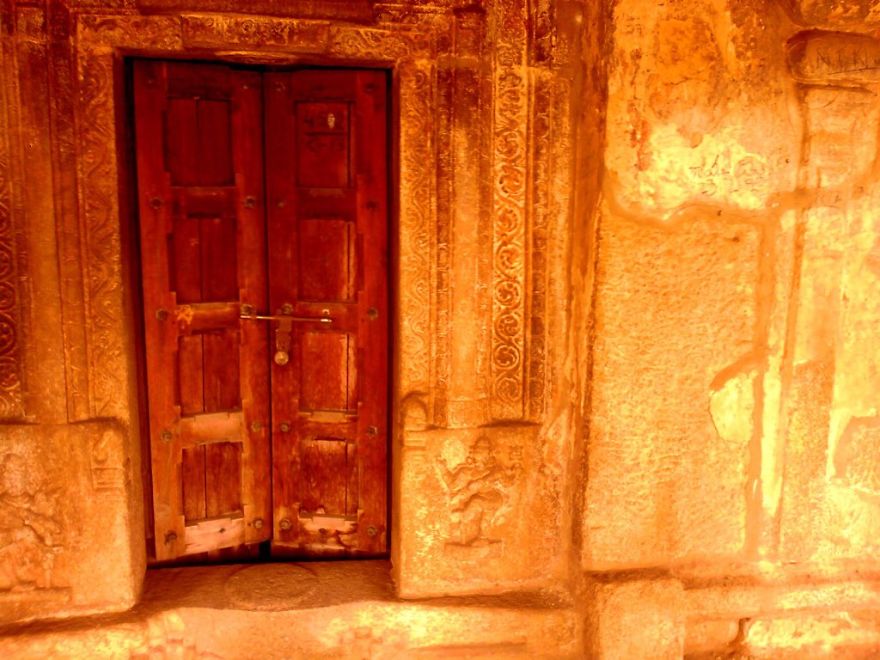 Hampi - Dreams Were Made Out Of Stone..