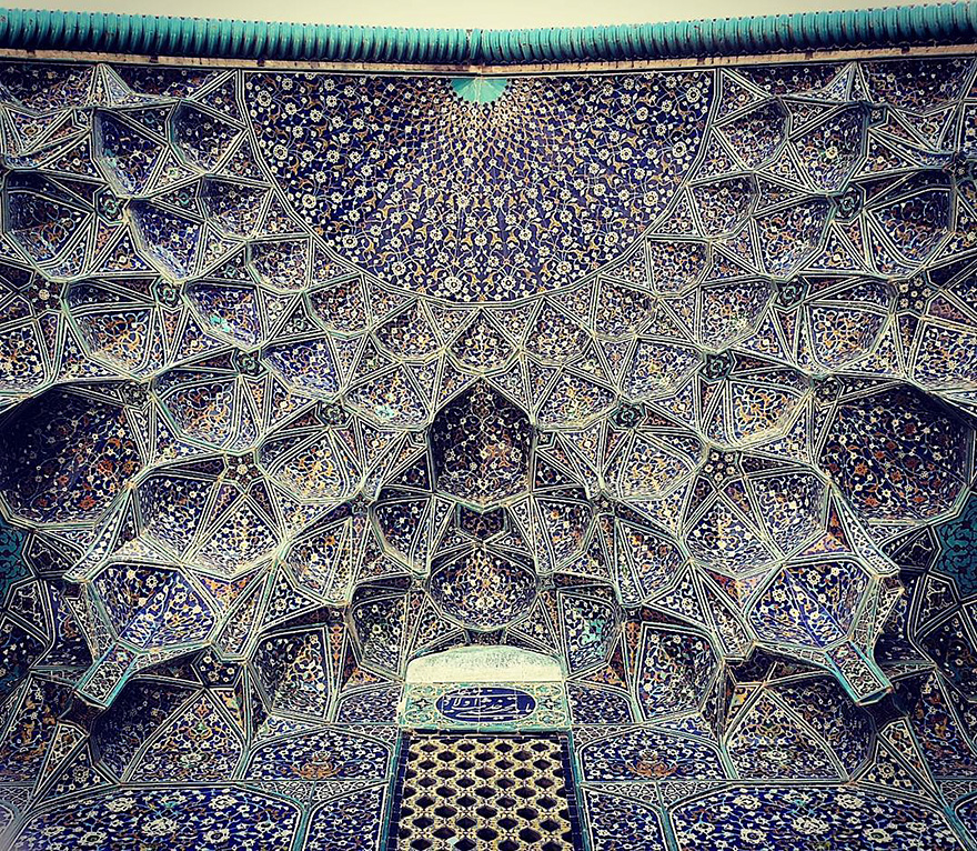 The Hypnotizing Beauty Of Iranian Mosque Ceilings The Hypnotizing Beauty Of Iranian Mosque Ceilings
