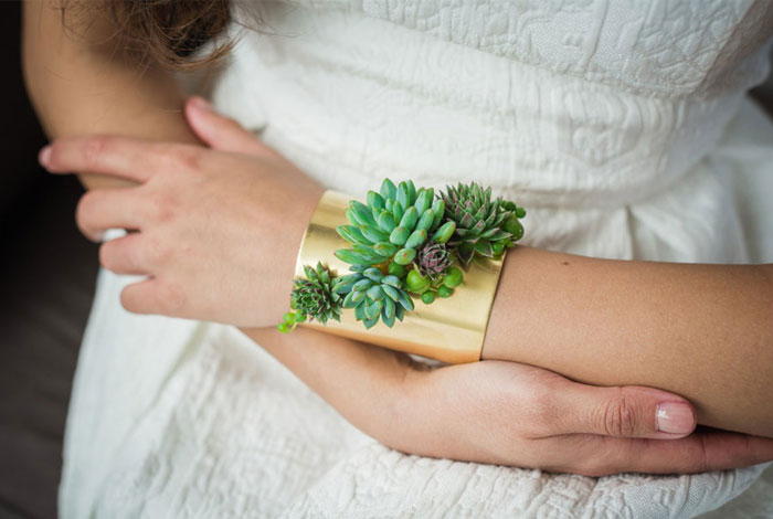 Living Jewelry That Grows While You Wear It