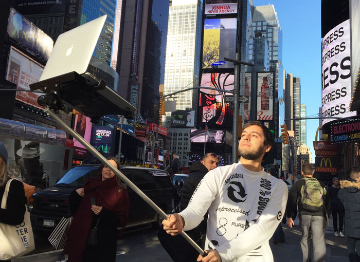 MacBook Selfie Sticks Are Even Funnier Than People Taking Photos With iPads