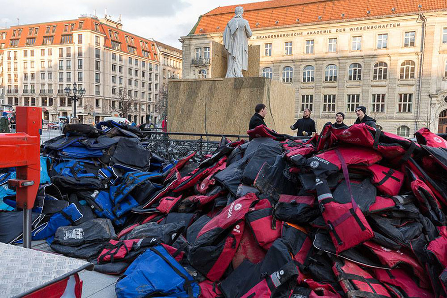 refugee-life-jackets-konzerthaus-ai-weiwei-13