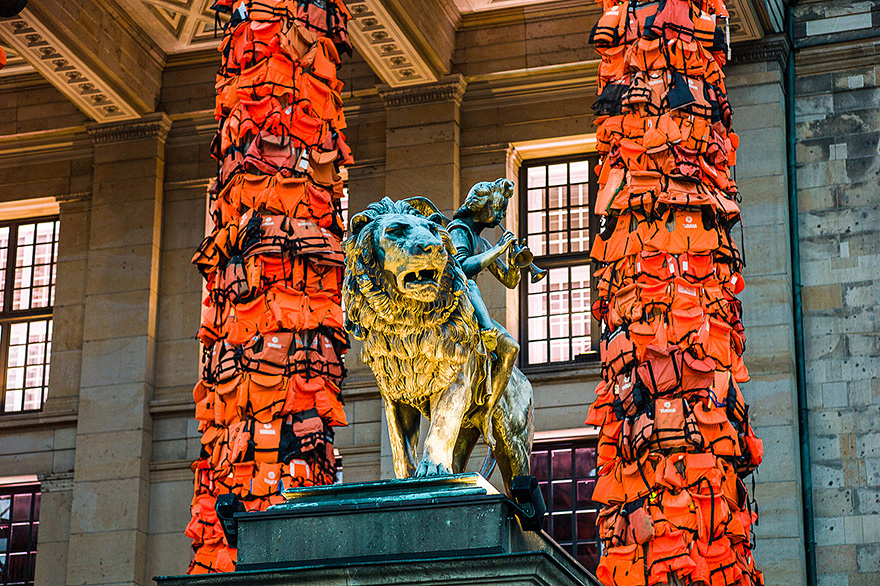 refugee-life-jackets-konzerthaus-ai-weiwei-17 refugee-life-jackets-konzerthaus-ai-weiwei-17