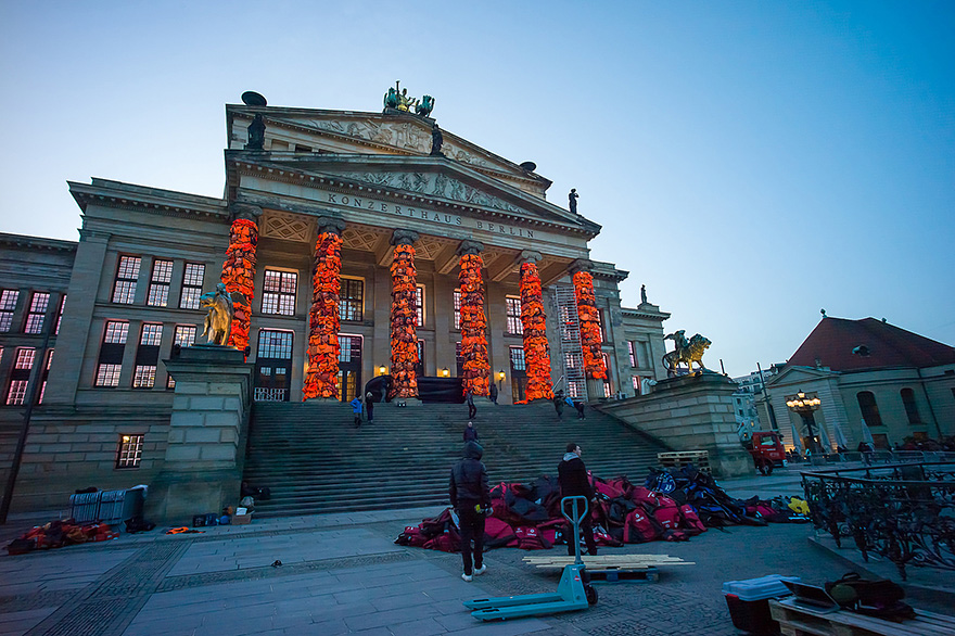 refugee-life-jackets-konzerthaus-ai-weiwei-20 refugee-life-jackets-konzerthaus-ai-weiwei-20