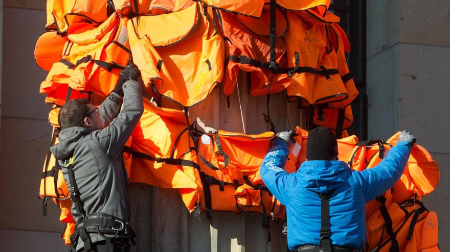 refugee-life-jackets-konzerthaus-ai-weiwei-25 refugee-life-jackets-konzerthaus-ai-weiwei-25
