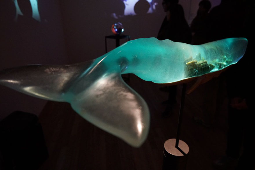 translucent-whale-sculptures-samsara-isana-yamada-5