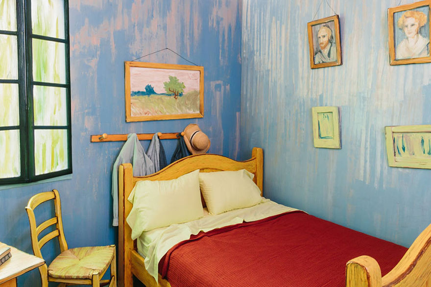 van-gogh-room-airbnb-art-institute-chicago-2 van-gogh-room-airbnb-art-institute-chicago-2