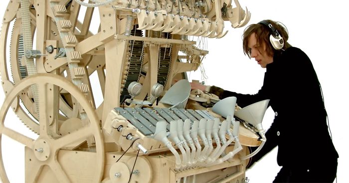 This Crazy New Instrument Uses 2000 Marbles To Make Music