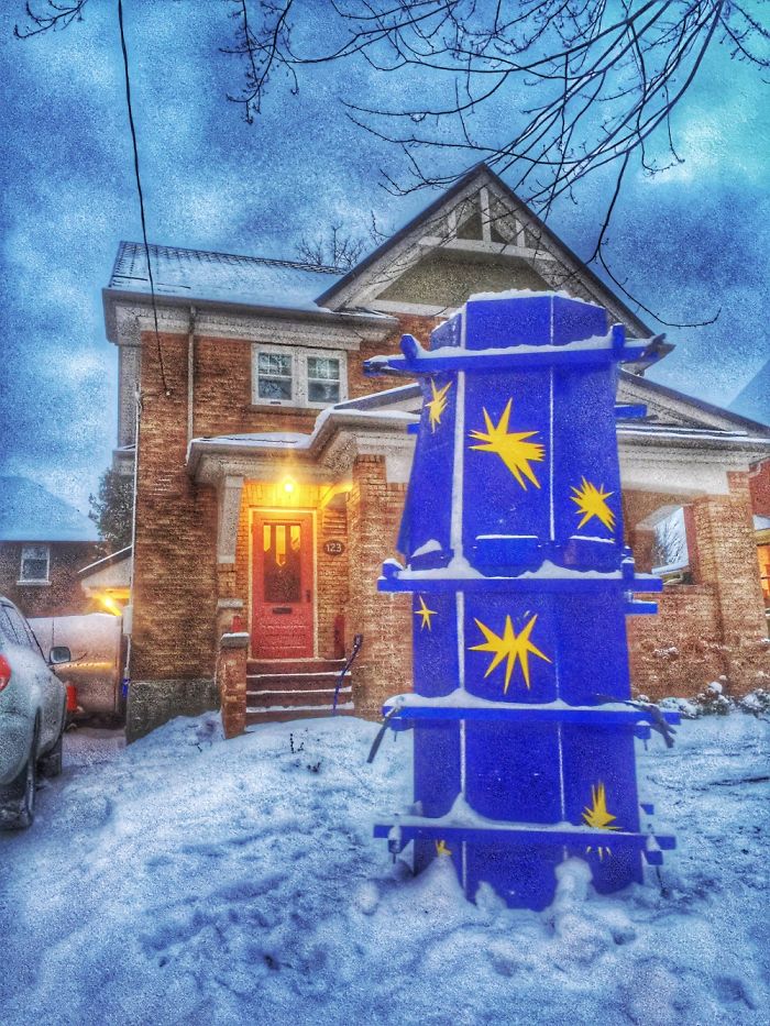 I Make 7-Feet Tall Snow Sculptures In My Front Yard I Make 7-Feet Tall Snow Sculptures In My Front Yard