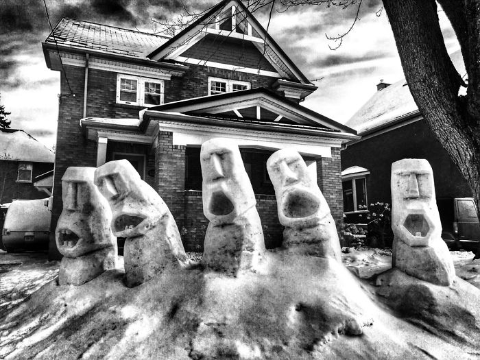 I Make 7-Feet Tall Snow Sculptures In My Front Yard I Make 7-Feet Tall Snow Sculptures In My Front Yard