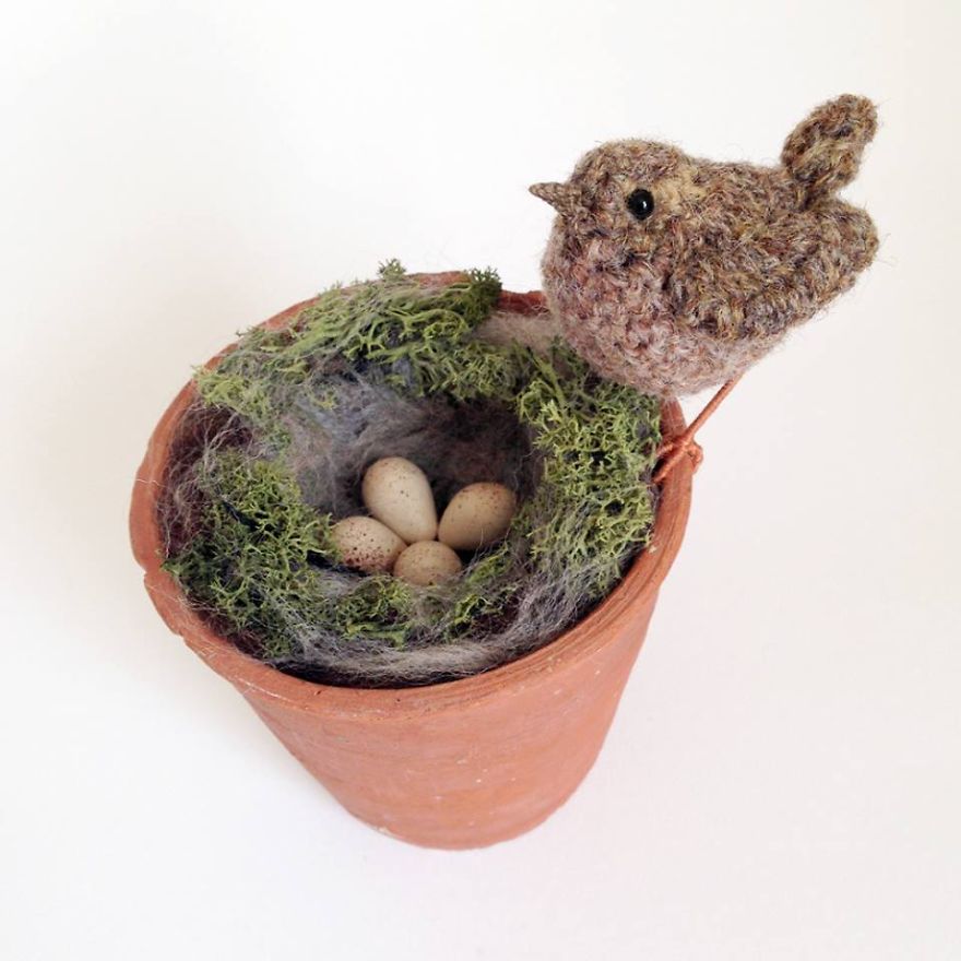 I Make Realistic Crocheted Birds Out Of Wool