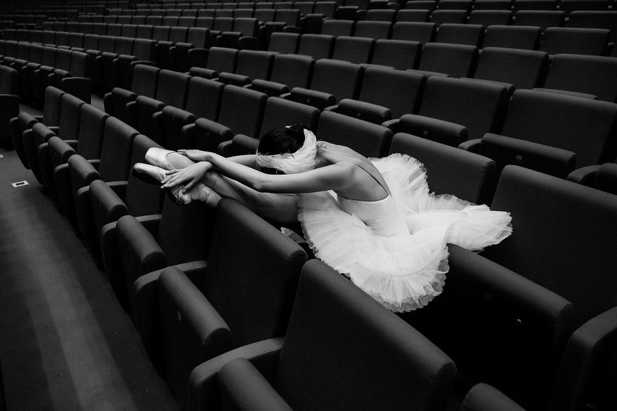 Russian Ballet Photographer Darian Volkova Shares Behind The Stage Life Of Dancers