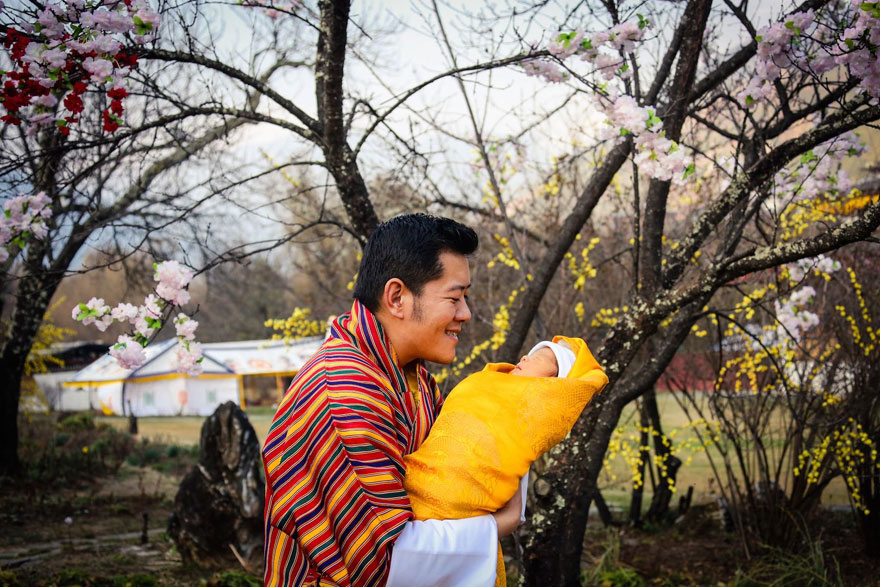 bhutan-prince-plants-trees-jetsun-pema-1 bhutan-prince-plants-trees-jetsun-pema-1