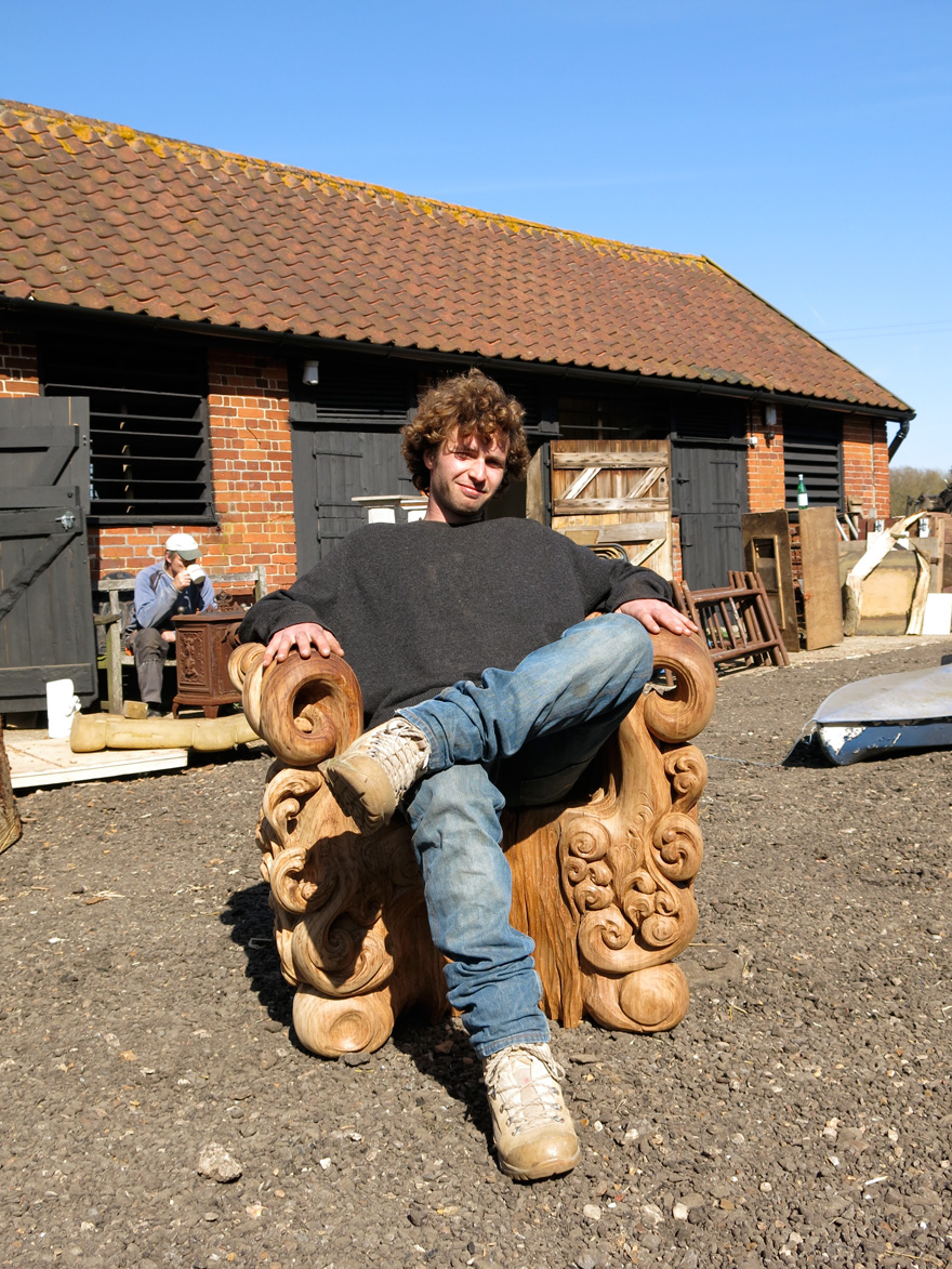 chair-carved-from-single-oak-stump-alex-johnson-14 chair-carved-from-single-oak-stump-alex-johnson-14