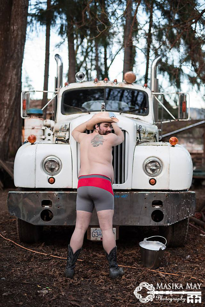 country-style-dudeoir-man-boudoir-photoshoot-masika-may-10