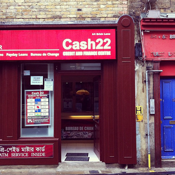 Credit and finance centre sign ‘Cash22’