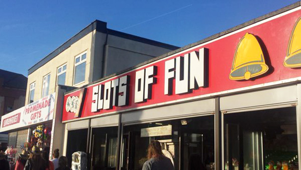 Shop sign ‘SLOTS OF FUN’