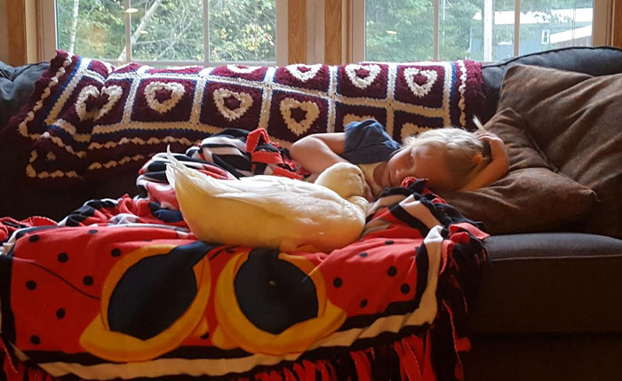 girl-best-friends-duck-snowflake-kylie-brown-56 girl-best-friends-duck-snowflake-kylie-brown-56