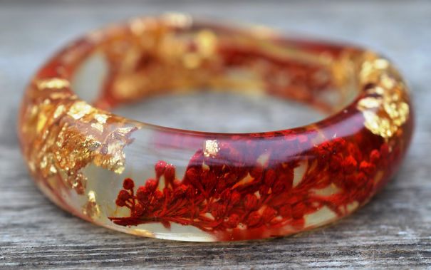 I Create Unique Nature Inspired Resin Jewellery