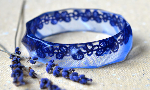 I Create Unique Nature Inspired Resin Jewellery