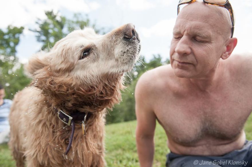 I Photograph The Special Bond Between Old Dogs And The People Who Love Them I Photograph The Special Bond Between Old Dogs And The People Who Love Them